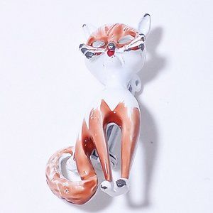 Metal Painted Cat Pin Brooch Brown & White Size 1 1/2" x 3/4" #1234